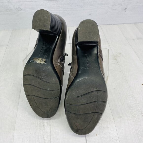 Clarks Bendables 65880 Gray Leather Side Zip Buckle Heel Shoes Bootie Sz 8.5 M - Picture 7 of 13